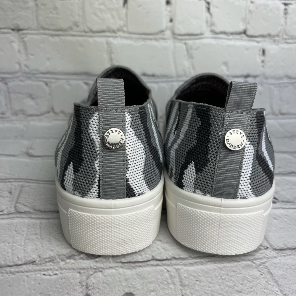 NEW Steve Madden platform grey army print sneakers - Picture 6 of 10